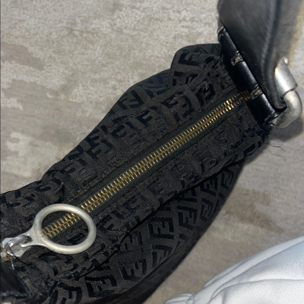 Fendi Black Oyster Bag - Picture 7 of 11